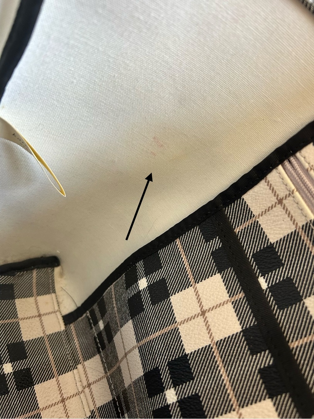 Kate Spade Black and Cream Plaid Tote with Heart Charm - Picture 7 of 8